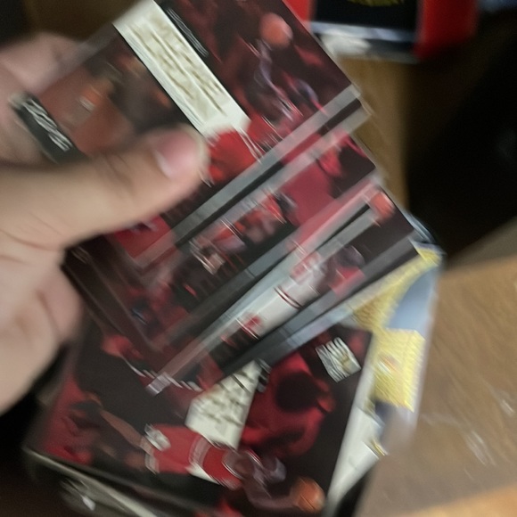 Michael Jordan Tin Basketball Playing Card Set - Picture 3 of 7